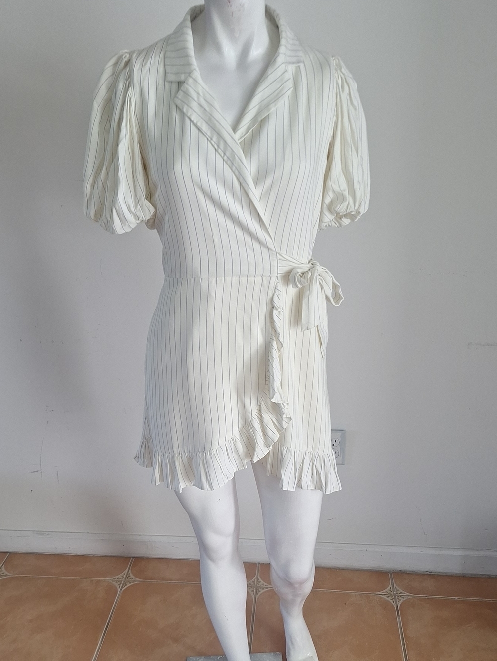WeWoreWhat Gorgeous Casual Ivory Dres with Navy stripes Sz S 100% Vuscose